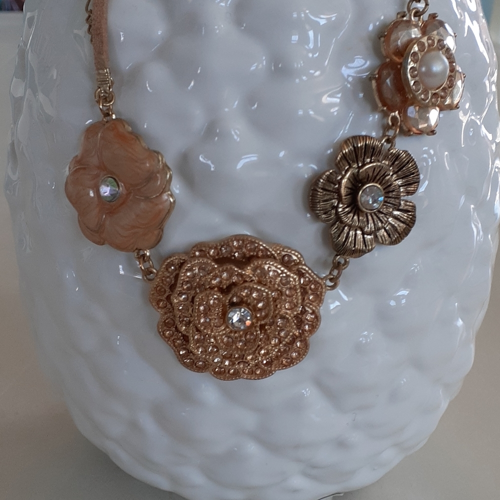 # Floral necklace with vintage flair and sparkle